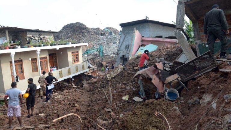 Sri Lanka: landfill collapse kills 15